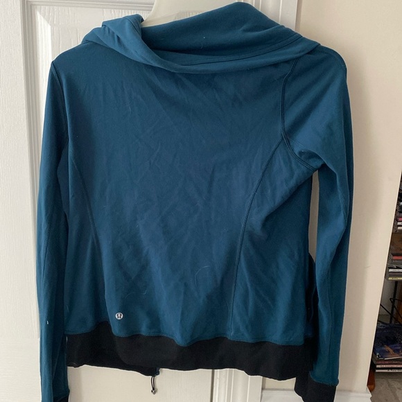 Lululemon jacket - Picture 2 of 9